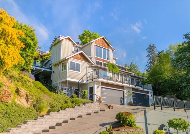 Photo 3 of Condo for sale at 106 N State St, Bellingham, WA 98225 | MLS# NWM2586985 | Listing updated on 2026-09-30