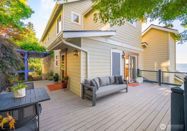 Photo 4 of Condo for sale at 106 N State St, Bellingham, WA 98225 | MLS# NWM2586985 | Listing updated on 2026-09-30
