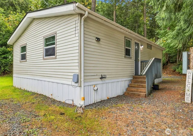 Photo 1 of Manufactured home for sale at 13001 E Loop View Dr, Granite Falls, WA 98252 | MLS# NWM2586988 | Listing updated on 2026-10-01