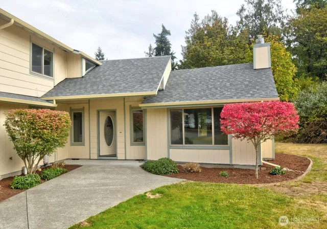 Photo 2 of Single family home for sale at 5328 Stikes Ct Se, Lacey, WA 98503 | MLS# NWM2586991 | Listing updated on 2026-09-30