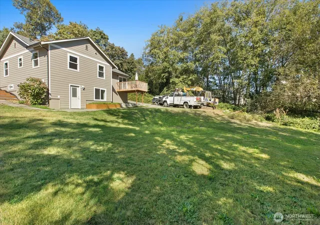 Photo 3 of Single family home for sale at 2404 Ravenna St, Everett, WA 98203 | MLS# NWM2586998 | Listing updated on 2026-10-02
