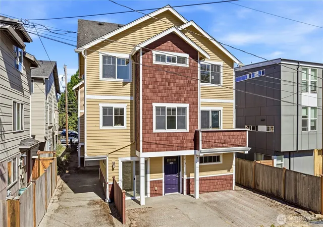 Photo 4 of Townhouse for sale at 5013 40th Avenue NE, Seattle, WA 98105 | MLS# NWM2587001 | Listing updated on 2026-09-30