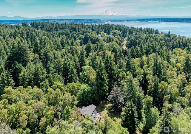 Photo 3 of Single family home for sale at 29601 131 Avenue Sw, Vashon, WA 98070 | MLS# NWM2587003 | Listing updated on 2026-09-25
