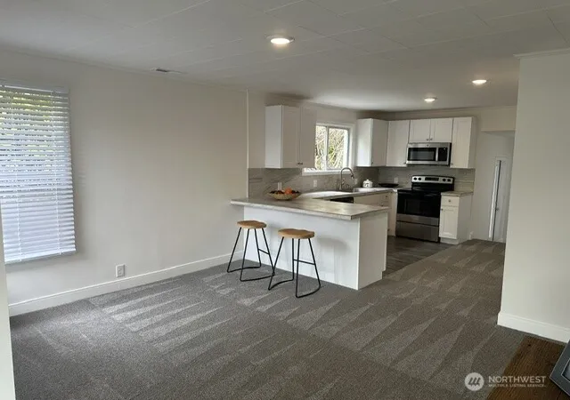 Photo 4 of Single family home for sale at 3324 Ocean Beach Hwy, Longview, WA 98632 | MLS# NWM2587010 | Listing updated on 2026-09-25