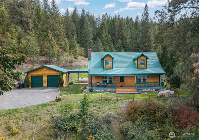 Photo 2 of Single family home for sale at 1812 C Rickey Cyn Rd, Rice, WA 99167 | MLS# NWM2587011 | Listing updated on 2026-10-02