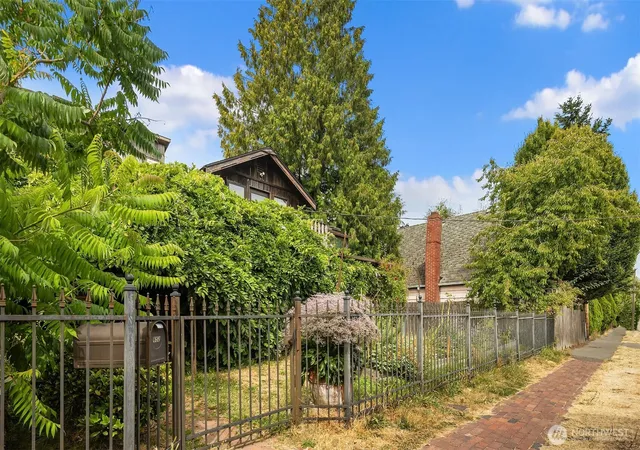 Photo 4 of Land for sale at 652 NW 85th Street, Seattle, WA 98117 | MLS# NWM2587024 | Listing updated on 2026-09-26