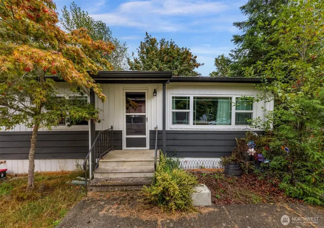 Photo 1 of Manufactured home for sale at 4000 Flynn St #101, Bellingham, WA 98229 | MLS# NWM2587036 | Listing updated on 2026-09-28