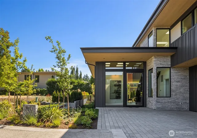 Photo 3 of Mansion for sale at 5917 104th Place Ne, Kirkland, WA 98033 | MLS# NWM2587044 | Listing updated on 2026-09-30