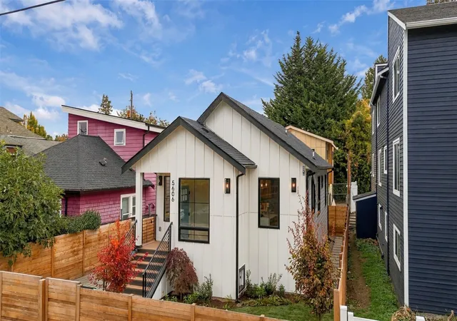 Photo 2 of Single family home for sale at 5606 11th Avenue Ne, Seattle, WA 98105 | MLS# NWM2587045 | Listing updated on 2026-10-18