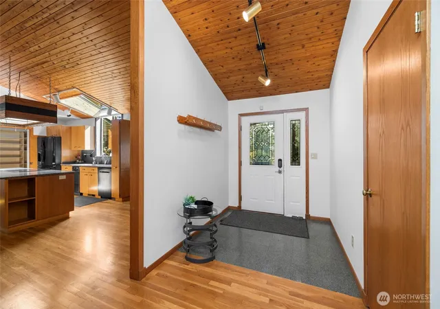 Photo 4 of Single family home for sale at 1654 Wind Dancer Pl, Coupeville, WA 98239 | MLS# NWM2587053 | Listing updated on 2026-09-28