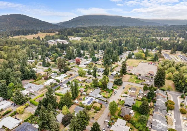 Photo 21 of Sale Pending at 13205 160th Avenue SE, Renton, WA 98059 | MLS# NWM2587056 | Listing updated on 2026-10-02