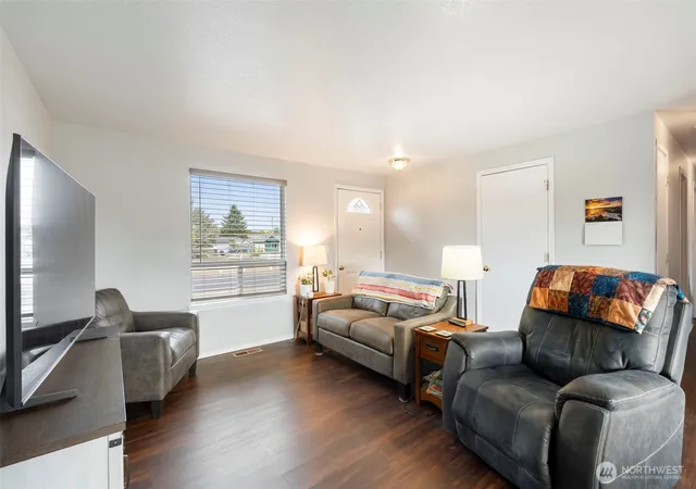 Photo 3 of Single family home for sale at 4101 Violet Ct Sw, Rochester, WA 98579 | MLS# NWM2587057 | Listing updated on 2026-09-25