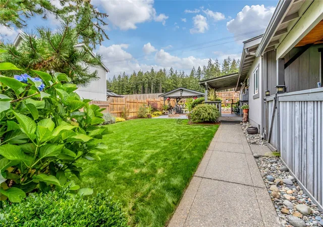 Photo 2 of Manufactured home for sale at 20801 Bonanza Dr E, Bonney Lake, WA 98391 | MLS# NWM2587060 | Listing updated on 2026-09-30