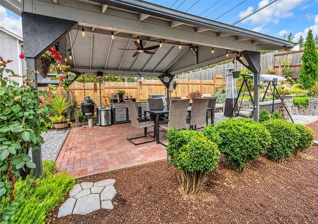 Photo 3 of Manufactured home for sale at 20801 Bonanza Dr E, Bonney Lake, WA 98391 | MLS# NWM2587060 | Listing updated on 2026-09-30