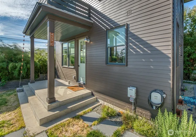 Photo 3 of Condo for sale at 429 Pine St #C, Eastsound, WA 98245 | MLS# NWM2587063 | Listing updated on 2026-09-28