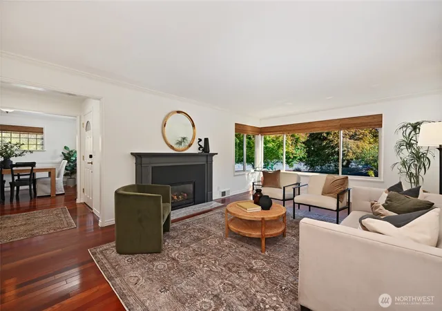 Photo 4 of Single family home for sale at 1961 31st Avenue W, Seattle, WA 98199 | MLS# NWM2587079 | Listing updated on 2026-10-01