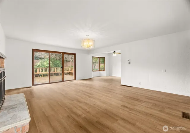 Photo 4 of Single family home for sale at 101 Deer Park Dr, Aberdeen, WA 98520 | MLS# NWM2587087 | Listing updated on 2026-09-27