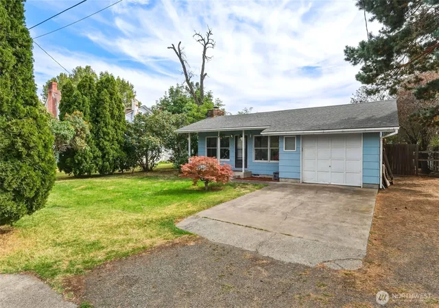 Single family home for sale at 531 NW 4th Avenue, Milton Freewater, OR 97862 | MLS# NWM2587089