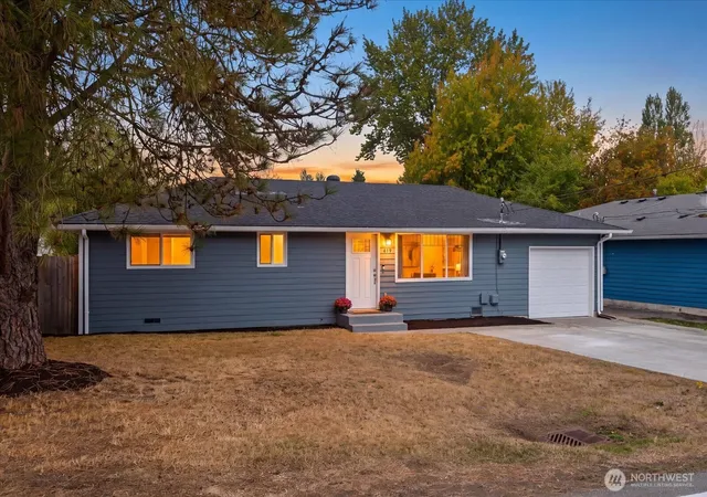 Photo 3 of Single family home for sale at 619 93rd Street Sw, Everett, WA 98204 | MLS# NWM2587092 | Listing updated on 2026-10-01