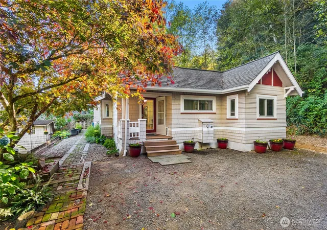Single family home for sale at 617 5th Avenue, Aberdeen, WA 98520 | MLS# NWM2587102