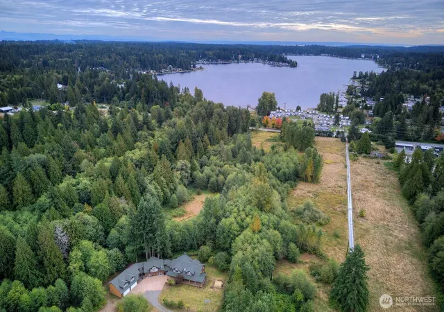 Photo 3 of Single family home for sale at 4727 Lakewood Rd, Stanwood, WA 98292 | MLS# NWM2587104 | Listing updated on 2026-10-03