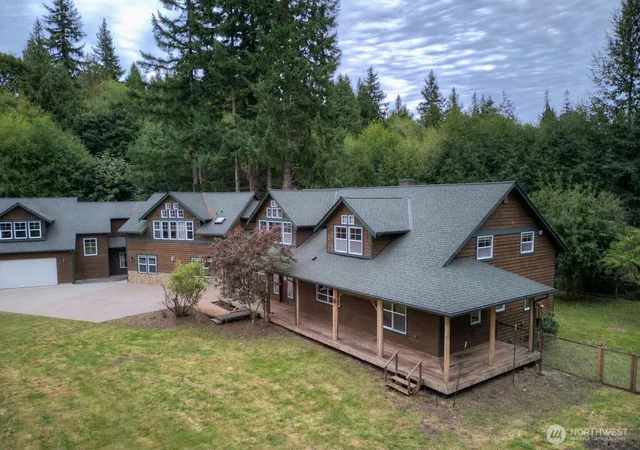 Photo 4 of Single family home for sale at 4727 Lakewood Rd, Stanwood, WA 98292 | MLS# NWM2587104 | Listing updated on 2026-10-03