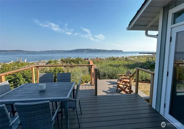 Photo 1 of Single family home for sale at 1818 Lola Beach Ln, Oak Harbor, WA 98277 | MLS# NWM2587115 | Listing updated on 2026-10-01