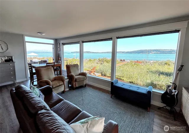 Photo 4 of Single family home for sale at 1818 Lola Beach Ln, Oak Harbor, WA 98277 | MLS# NWM2587115 | Listing updated on 2026-10-01