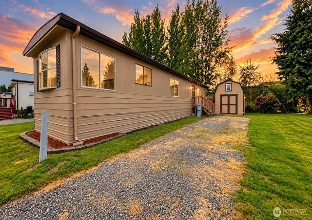 Photo 2 of Manufactured home for sale at 3715 152nd Street Ne #32, Marysville, WA 98271 | MLS# NWM2587134 | Listing updated on 2026-09-28