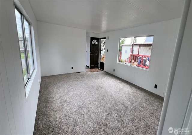 Photo 3 of Manufactured home for sale at 3715 152nd Street Ne #32, Marysville, WA 98271 | MLS# NWM2587134 | Listing updated on 2026-09-28