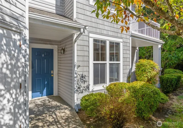 Photo 3 of Condo for sale at 5230 Se 238th Lane, Issaquah, WA 98029 | MLS# NWM2587136 | Listing updated on 2026-09-30