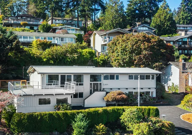 Photo 3 of Single family home for sale at 2623 170th Avenue Se, Bellevue, WA 98008 | MLS# NWM2587138 | Listing updated on 2026-10-19