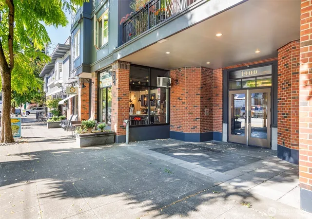 Condo for sale at 1909 10th Avenue W #201, Seattle, WA 98119 | MLS# NWM2587139