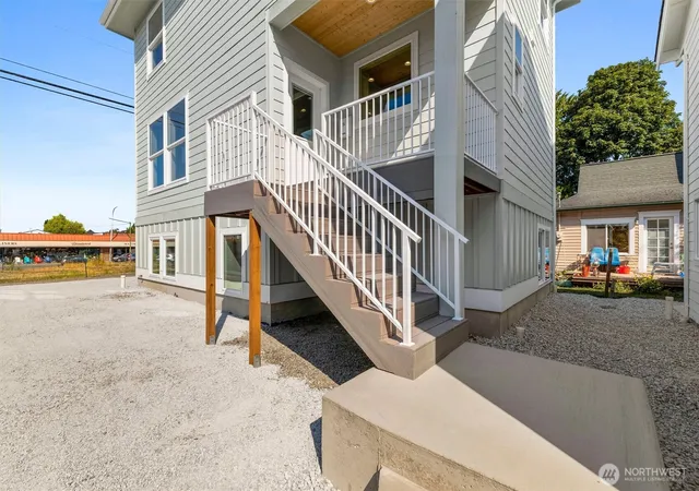 Photo 1 of Multi family home for sale at 2509 Peabody St, Bellingham, WA 98225 | MLS# NWM2587142 | Listing updated on 2026-09-28