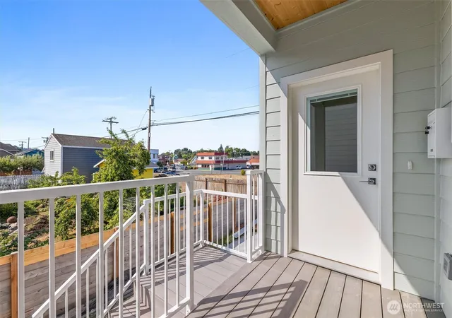 Photo 2 of Multi family home for sale at 2509 Peabody St, Bellingham, WA 98225 | MLS# NWM2587142 | Listing updated on 2026-09-28