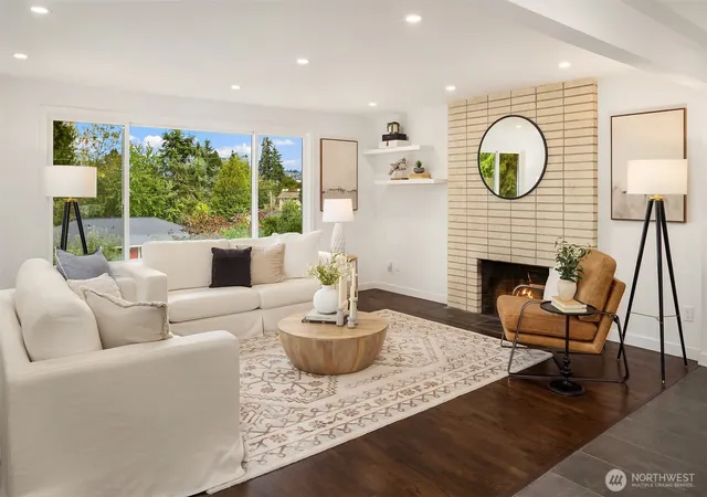 Photo 3 of Single family home for sale at 4057 96th Avenue SE, Mercer Island, WA 98040 | MLS# NWM2587144 | Listing updated on 2026-10-01