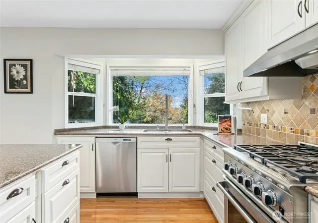 Photo 4 of Single family home for sale at 4310 209th Avenue NE, Sammamish, WA 98074 | MLS# NWM2587154 | Listing updated on 2026-10-01