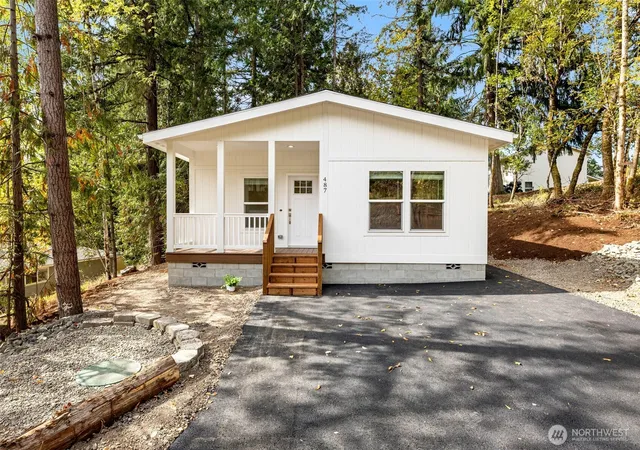 Photo 2 of Manufactured home for sale at 487 Haussler Rd, Kelso, WA 98626 | MLS# NWM2587159 | Listing updated on 2026-09-25