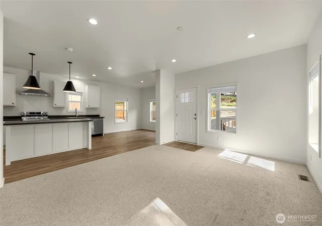Photo 3 of Manufactured home for sale at 487 Haussler Rd, Kelso, WA 98626 | MLS# NWM2587159 | Listing updated on 2026-09-25