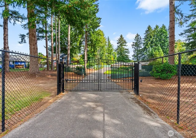 Photo 3 of Single family home for sale at 2628 Boulevard Rd Se, Olympia, WA 98501 | MLS# NWM2587162 | Listing updated on 2026-10-01