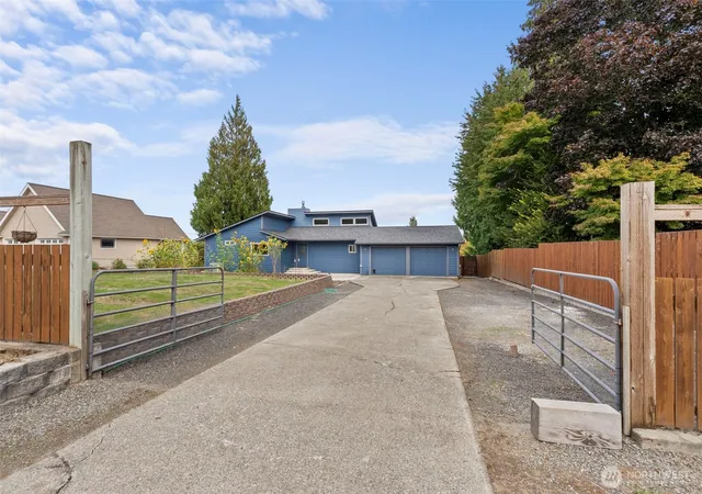 Photo 1 of Single family home for sale at 1715 Ham Hl Rd, Centralia, WA 98531 | MLS# NWM2587186 | Listing updated on 2026-09-30