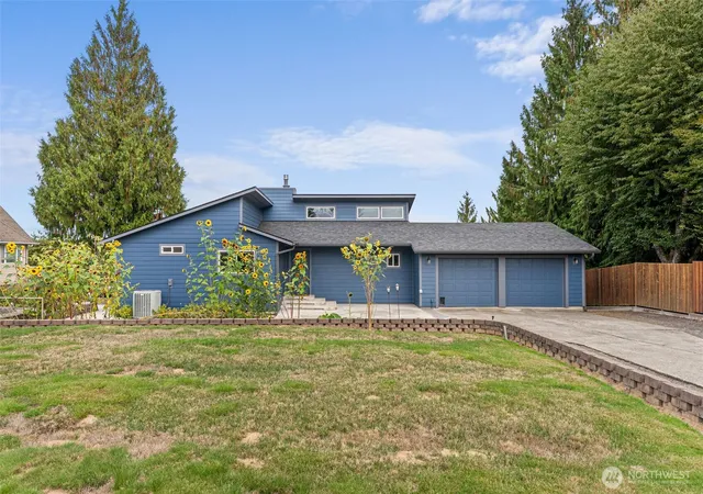 Photo 2 of Single family home for sale at 1715 Ham Hl Rd, Centralia, WA 98531 | MLS# NWM2587186 | Listing updated on 2026-09-30
