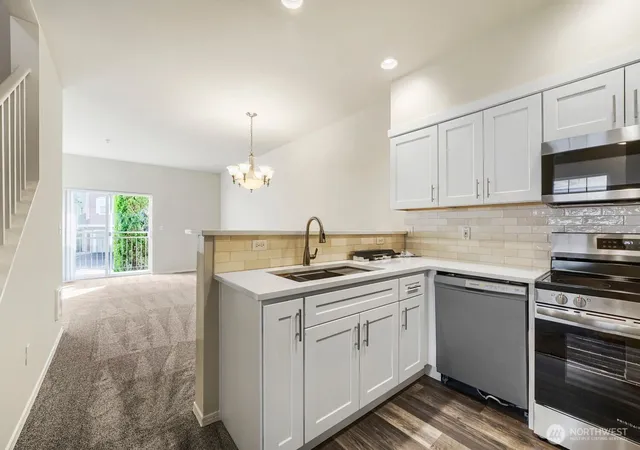 Photo 3 of Townhouse for sale at 1800 NE 40th Street #F3, Renton, WA 98056 | MLS# NWM2587194 | Listing updated on 2026-10-02