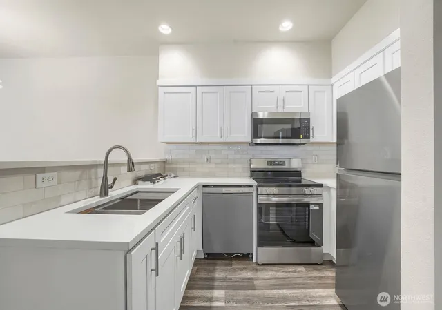 Photo 4 of Townhouse for sale at 1800 NE 40th Street #F3, Renton, WA 98056 | MLS# NWM2587194 | Listing updated on 2026-10-02