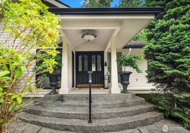 Photo 2 of Single family home for sale at 2725 Sahalee Dr W, Sammamish, WA 98074 | MLS# NWM2587204 | Listing updated on 2026-10-01