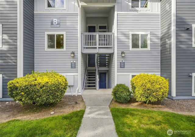 Photo 2 of Sale Pending at 14006 Ne 181st Place #B205, Woodinville, WA 98072 | MLS# NWM2587207 | Listing updated on 2026-10-02
