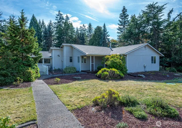 Photo 2 of Single family home for sale at 410 Silver Lake Rd, Oak Harbor, WA 98277 | MLS# NWM2587208 | Listing updated on 2026-10-08