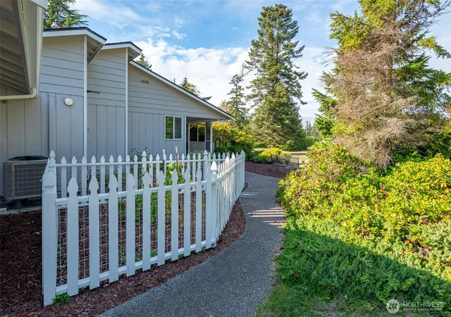 Photo 3 of Single family home for sale at 410 Silver Lake Rd, Oak Harbor, WA 98277 | MLS# NWM2587208 | Listing updated on 2026-10-08