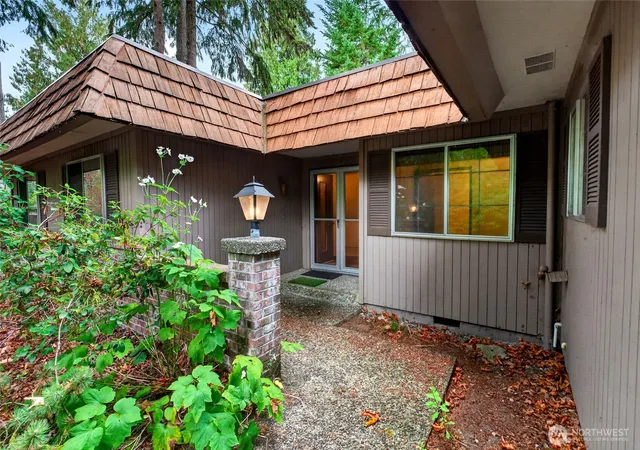 Photo 2 of Single family home for sale at 1748 Camden Park Dr Sw, Olympia, WA 98512 | MLS# NWM2587213 | Listing updated on 2026-09-28