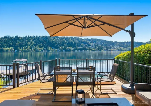 Photo 1 of Single family home for sale at 2002 W Lake Sammamish Pkwy Ne, Redmond, WA 98052 | MLS# NWM2587216 | Listing updated on 2026-09-25